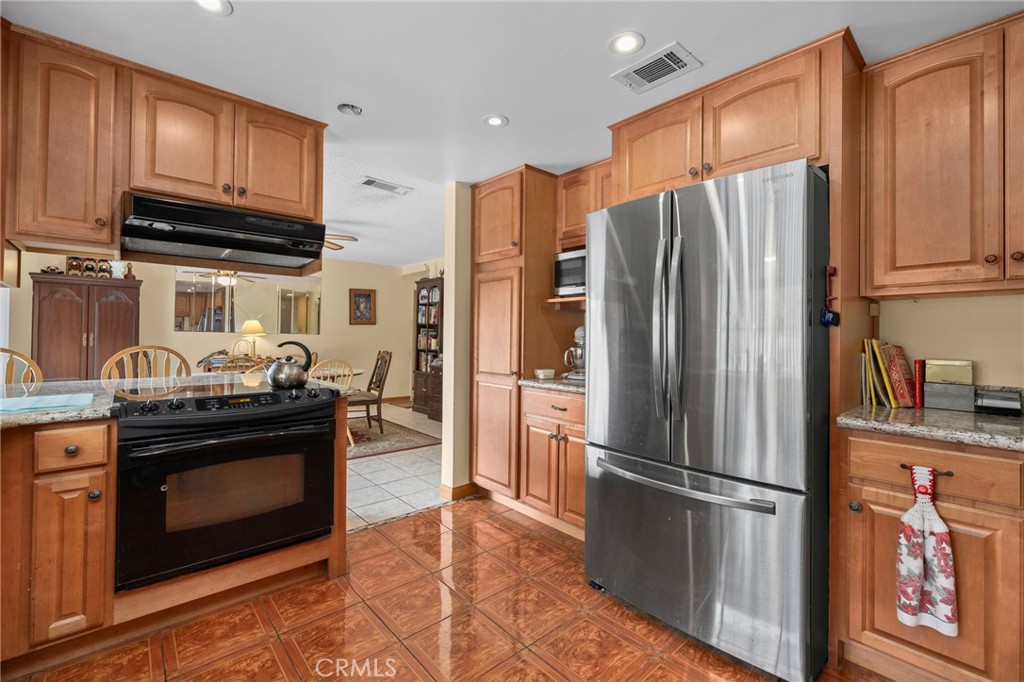 5635 Stanton Avenue Property Photo 13