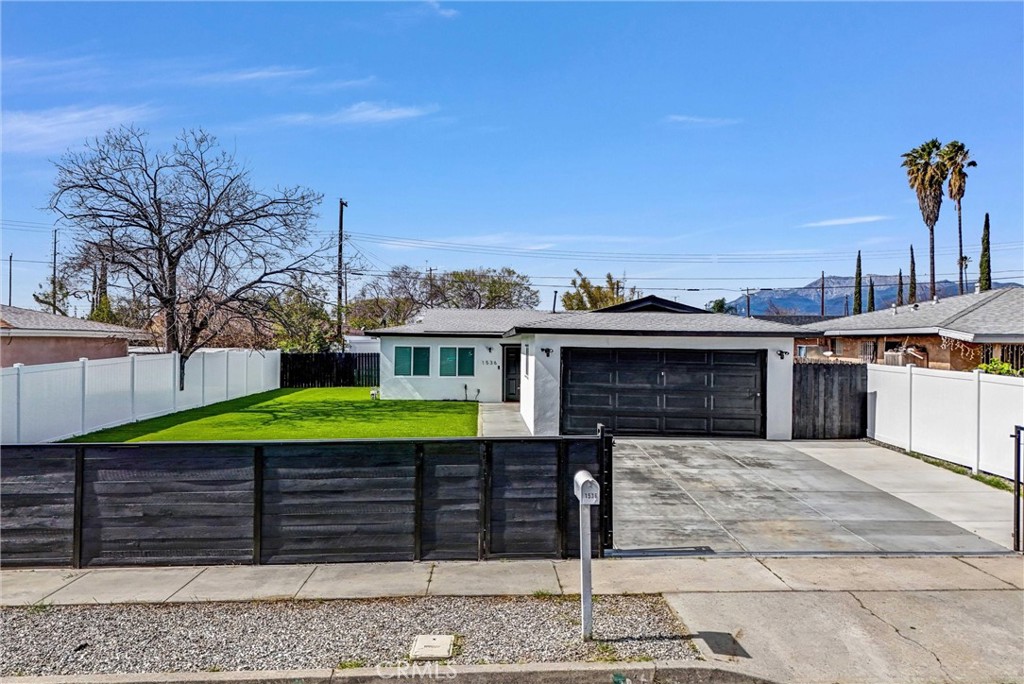 1536 Grand Street Property Photo