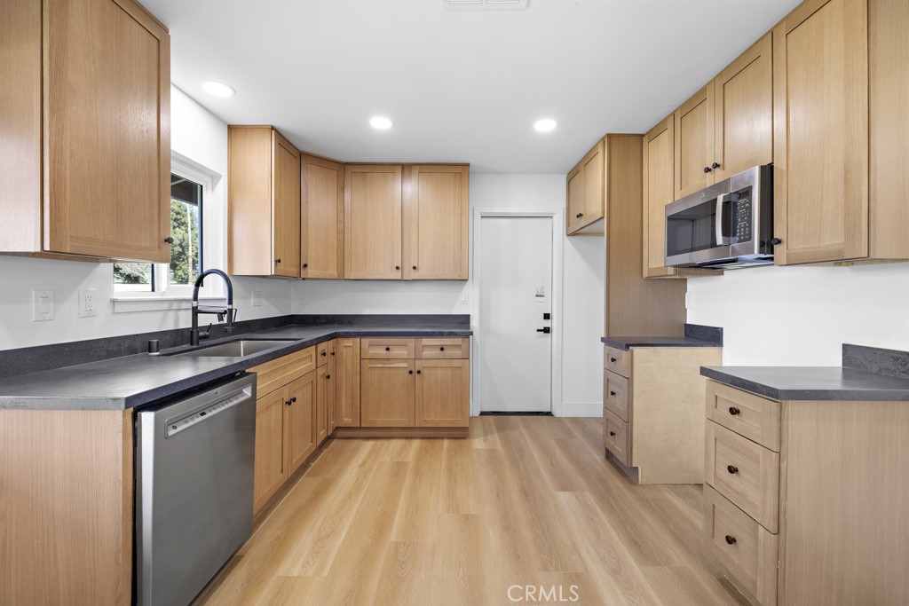 895 N Meridian Avenue Property Photo 7