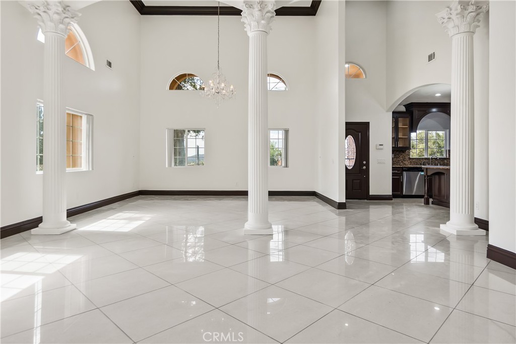 3865 Del Rosa Avenue Property Photo 8