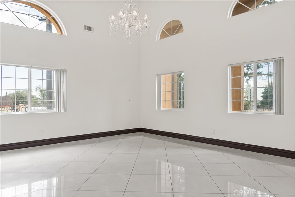 3865 Del Rosa Avenue Property Photo 10