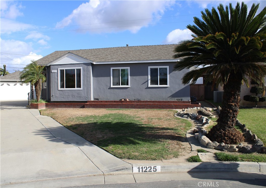 11225 Farndon Street Property Photo