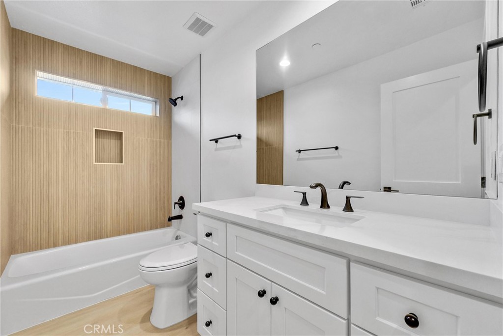 16385 Valencia Avenue 1 Property Photo 24