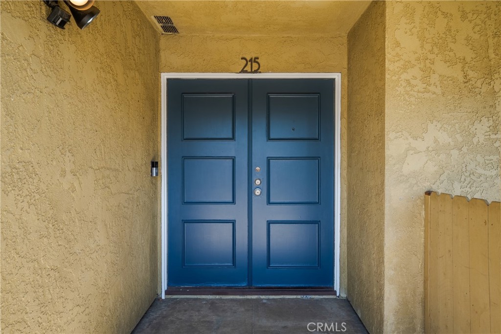 215 E Navilla Place Property Photo 8