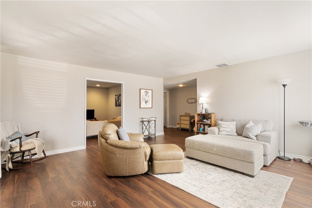 215 E Navilla Place Property Photo 11