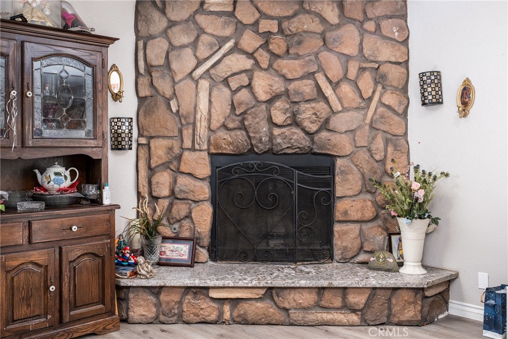 19095 Madrone Street Property Photo 5