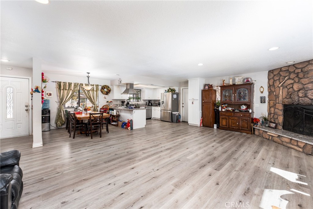 19095 Madrone Street Property Photo 6