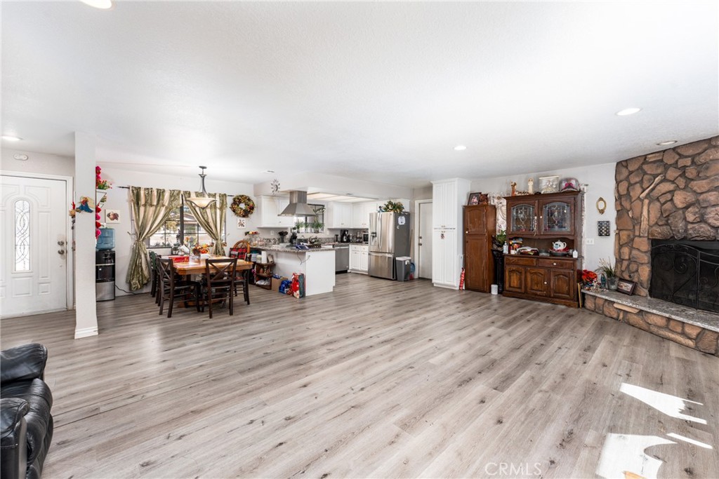 19095 Madrone Street Property Photo 6