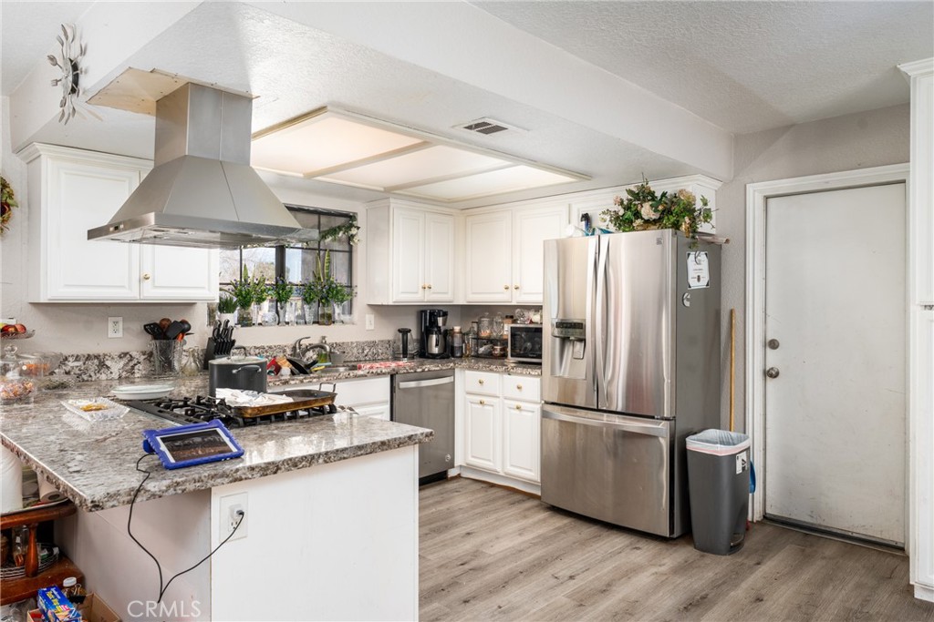 19095 Madrone Street Property Photo 8