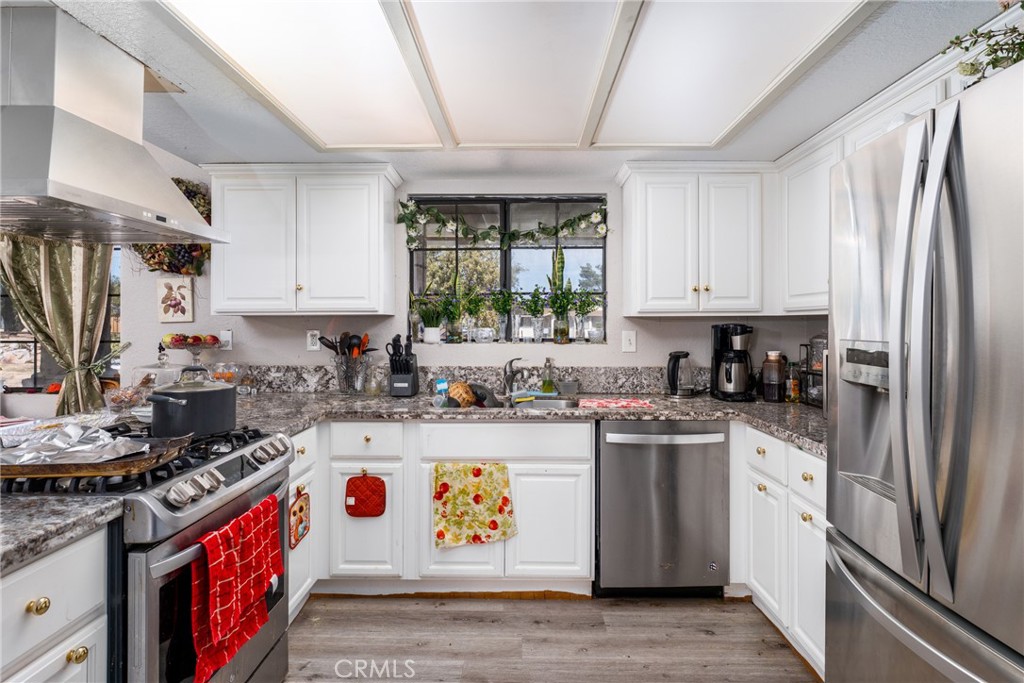 19095 Madrone Street Property Photo 9