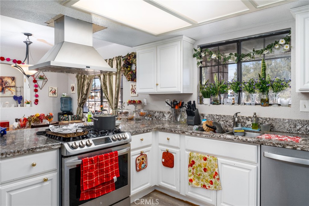 19095 Madrone Street Property Photo 10