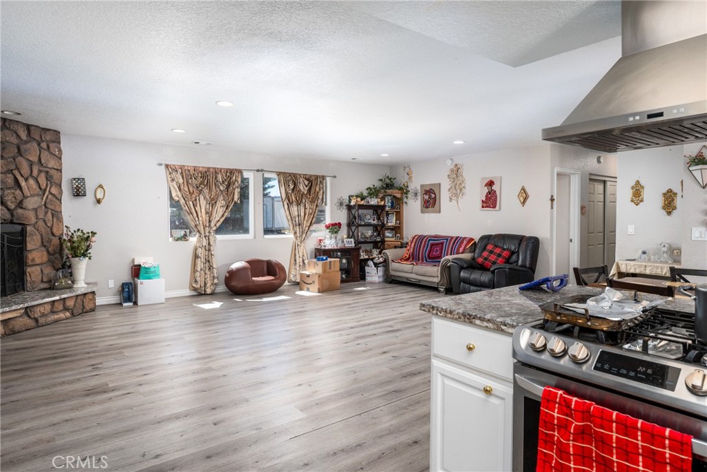 19095 Madrone Street Property Photo 11