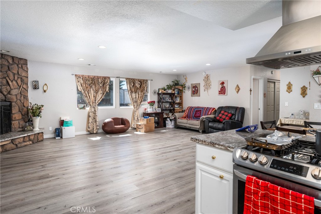 19095 Madrone Street Property Photo 11