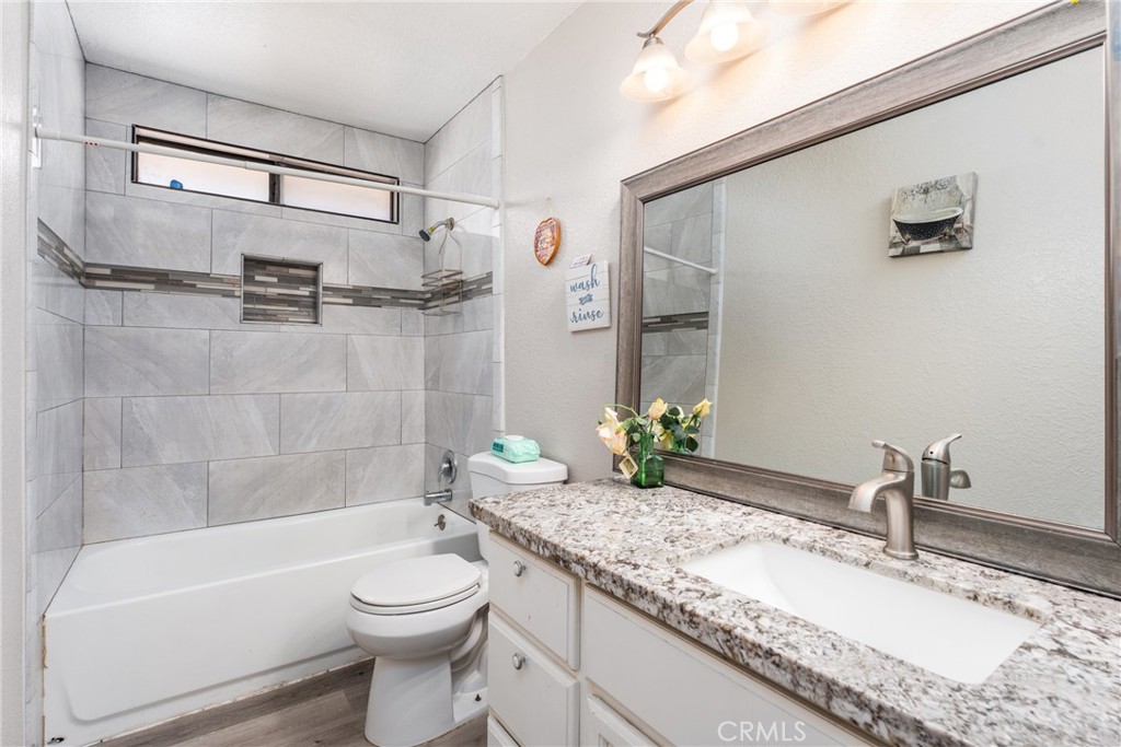 19095 Madrone Street Property Photo 14