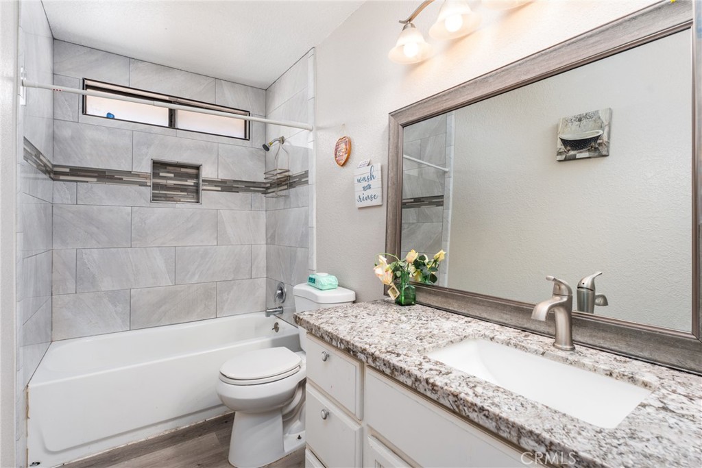 19095 Madrone Street Property Photo 14