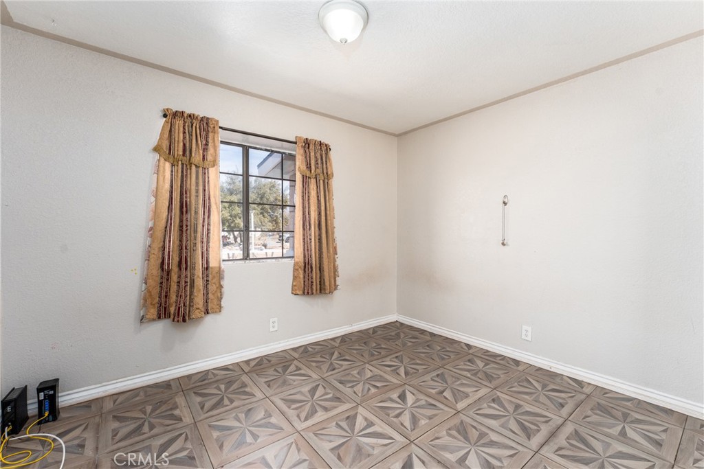 19095 Madrone Street Property Photo 15