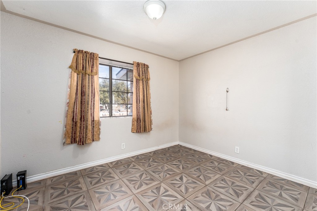 19095 Madrone Street Property Photo 15