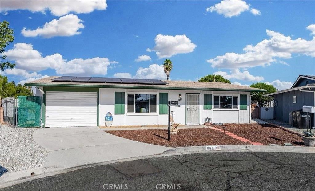 860 S Alessandro Street Property Photo