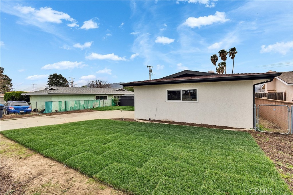 2120 W Lincoln Street Property Photo 2