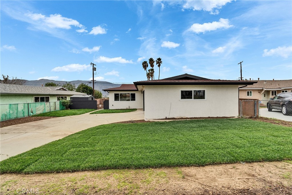 2120 W Lincoln Street Property Photo 3