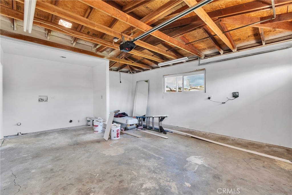 2120 W Lincoln Street Property Photo 29