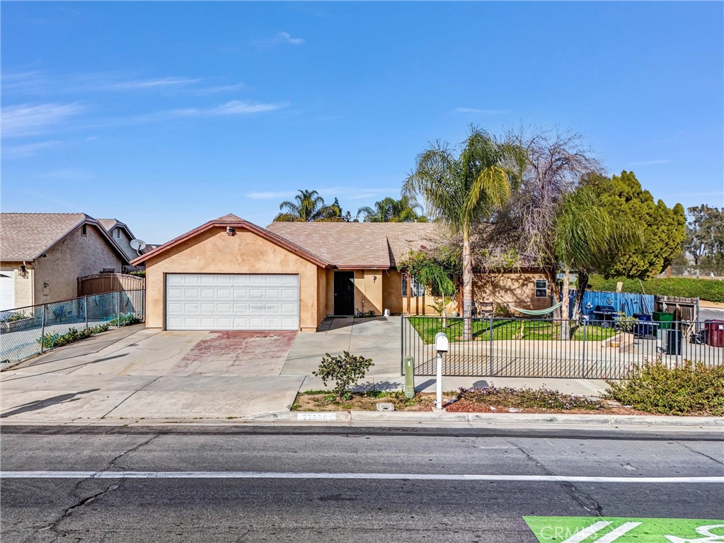 22690 Bay Avenue Property Photo