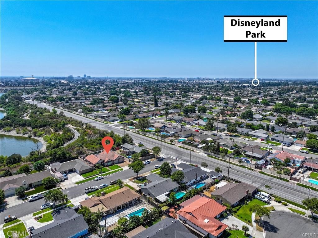 2810 E Burntwood Property Photo 3