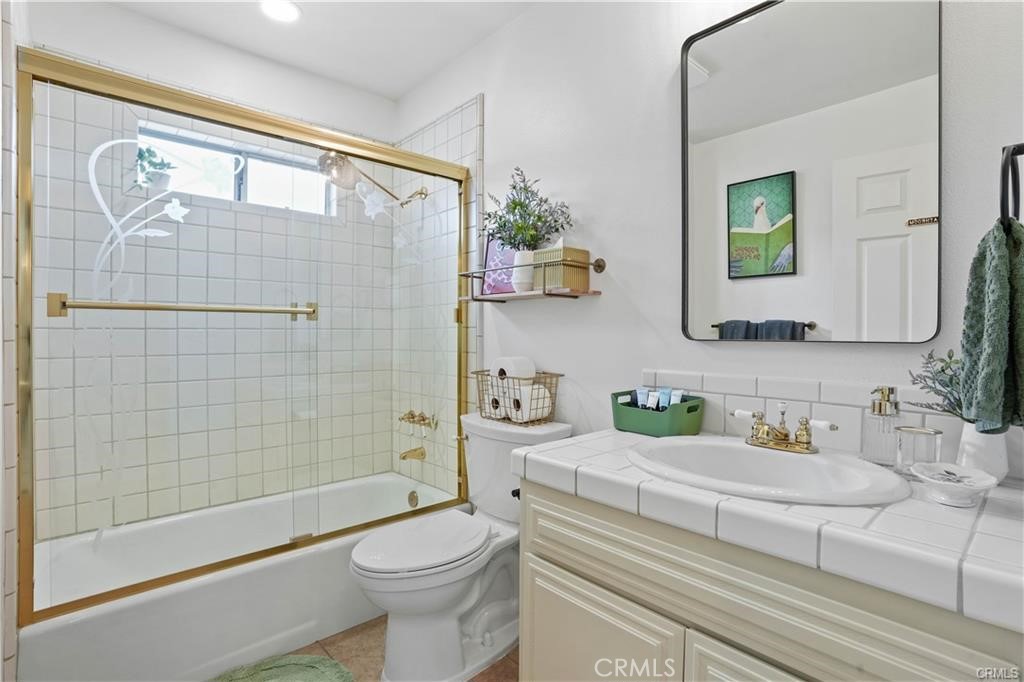 2810 E Burntwood Property Photo 15