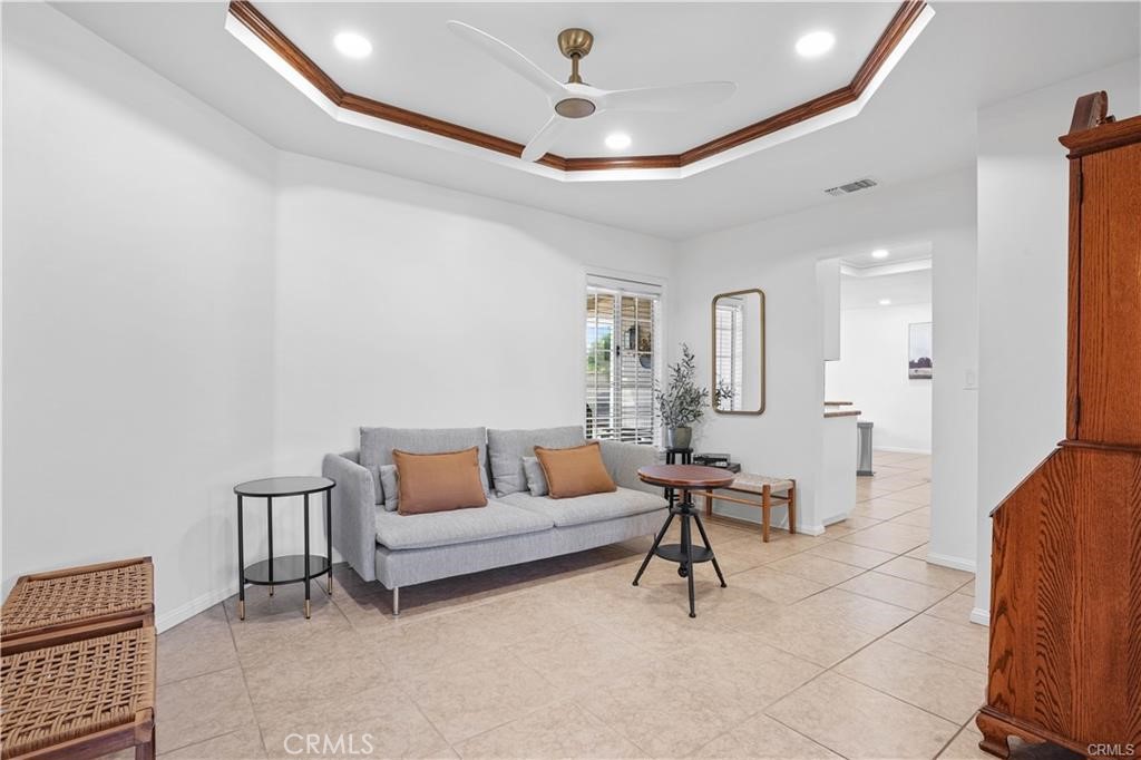 2810 E Burntwood Property Photo 18