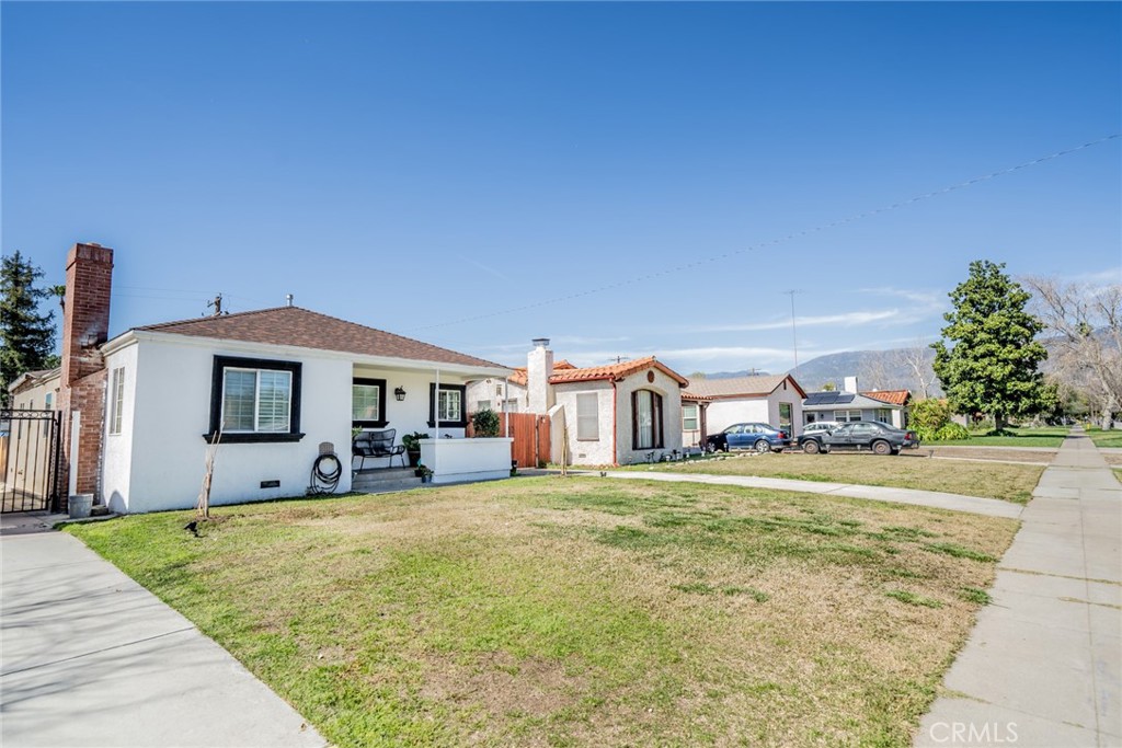 3042 N D Street Property Photo 2