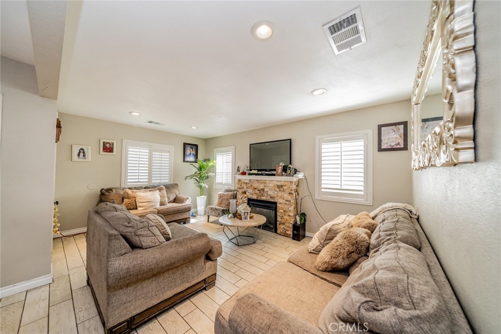 3042 N D Street Property Photo 6