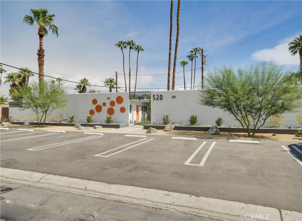 520 S Desert View Drive Property Photo 2