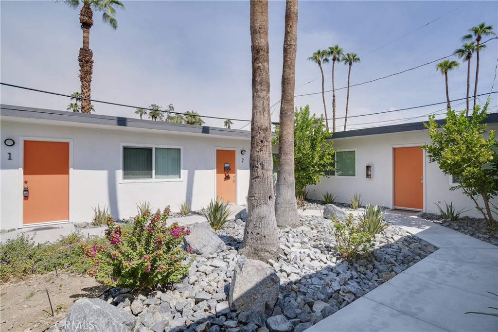 520 S Desert View Drive Property Photo 4