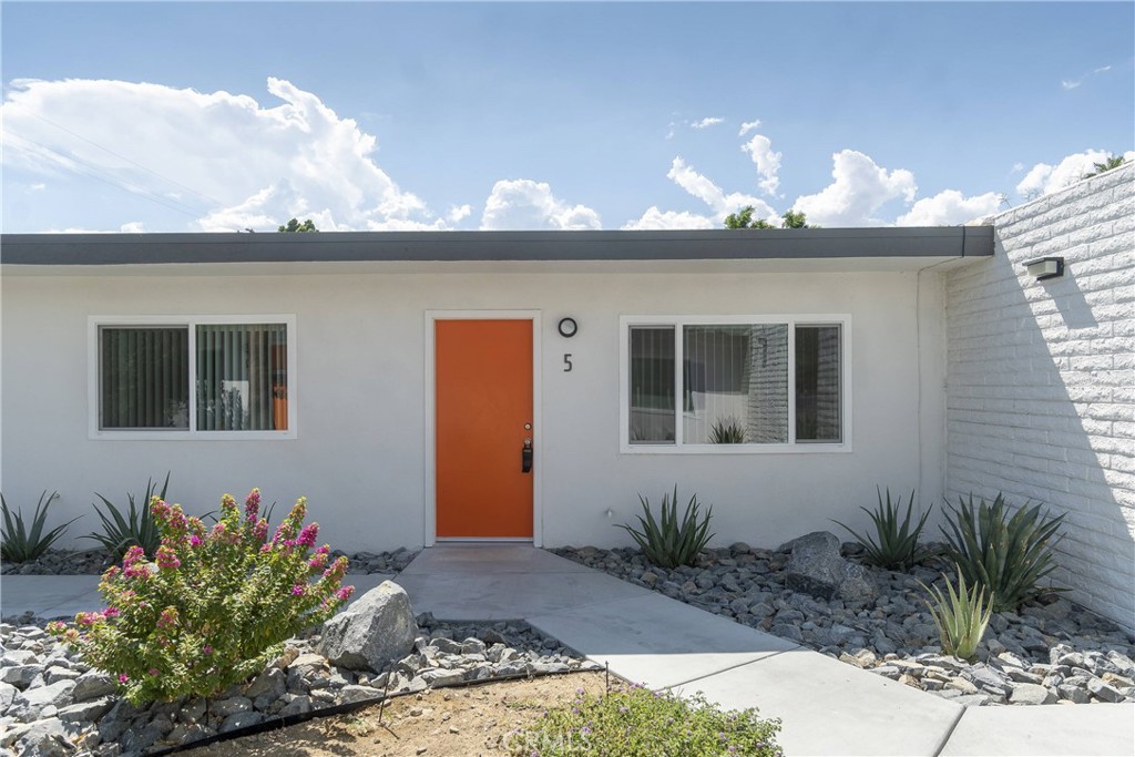 520 S Desert View Drive Property Photo 9