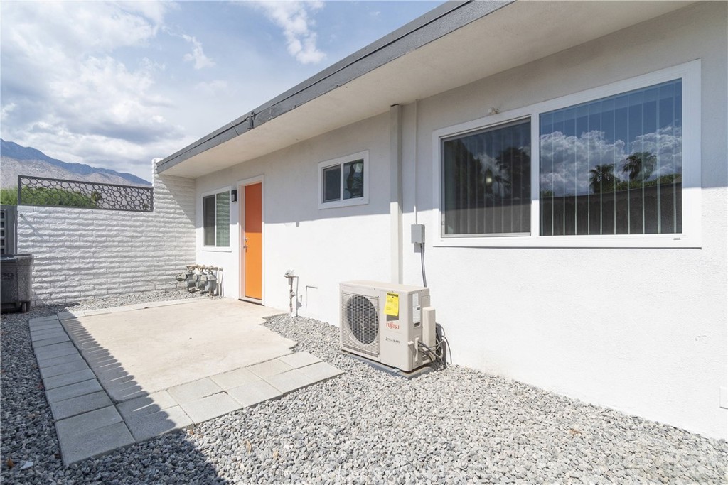 520 S Desert View Drive Property Photo 10