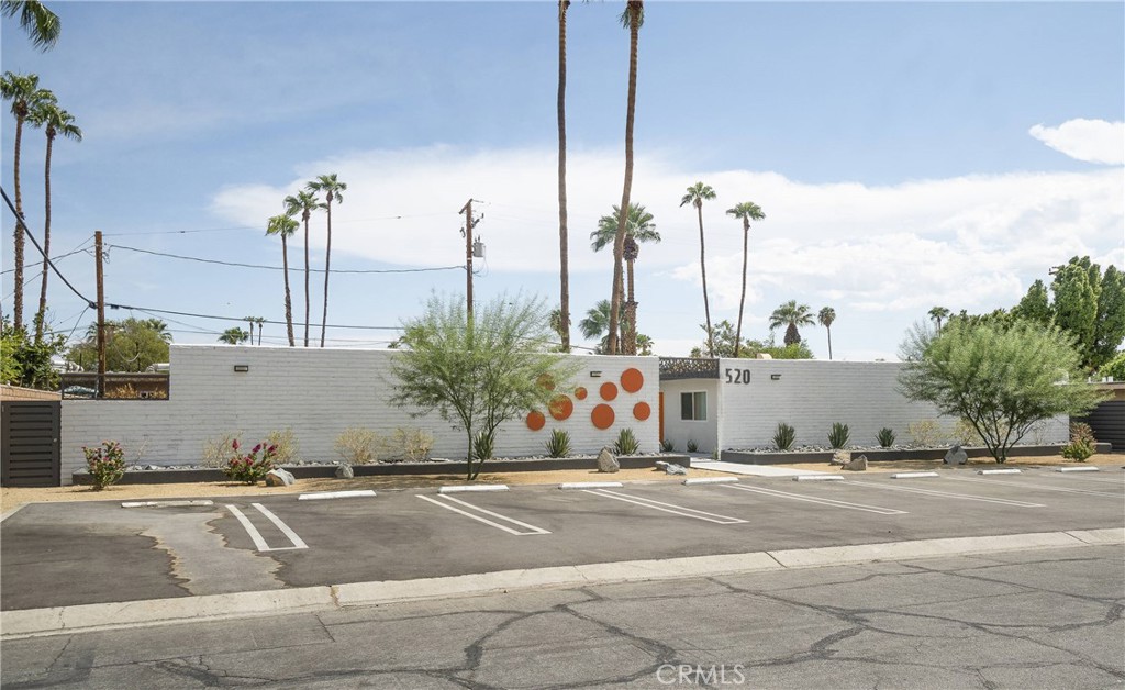 520 S Desert View Drive Property Photo 11