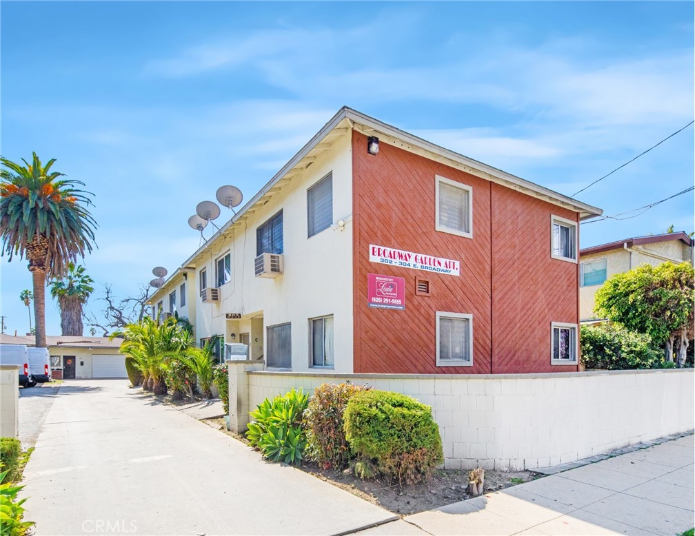 302 E Broadway Street Property Photo