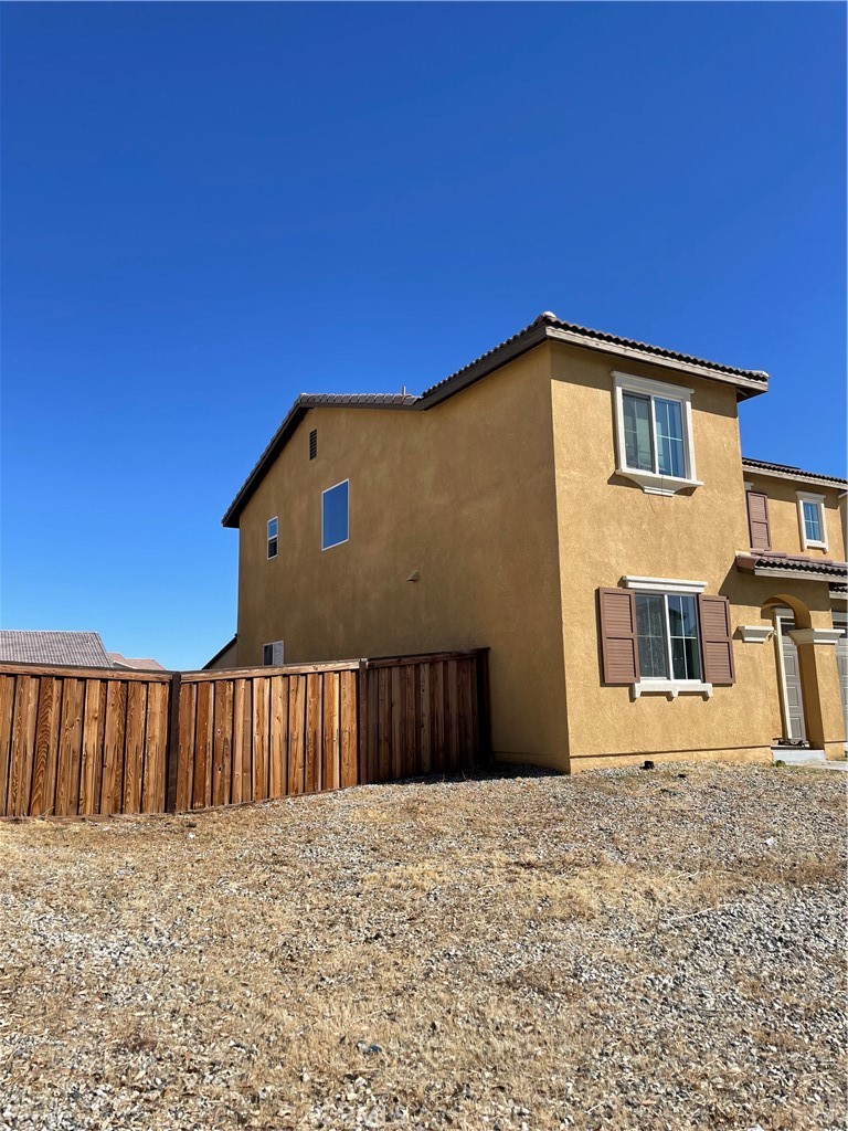 14203 Tierra Del Sur Street Property Photo 4