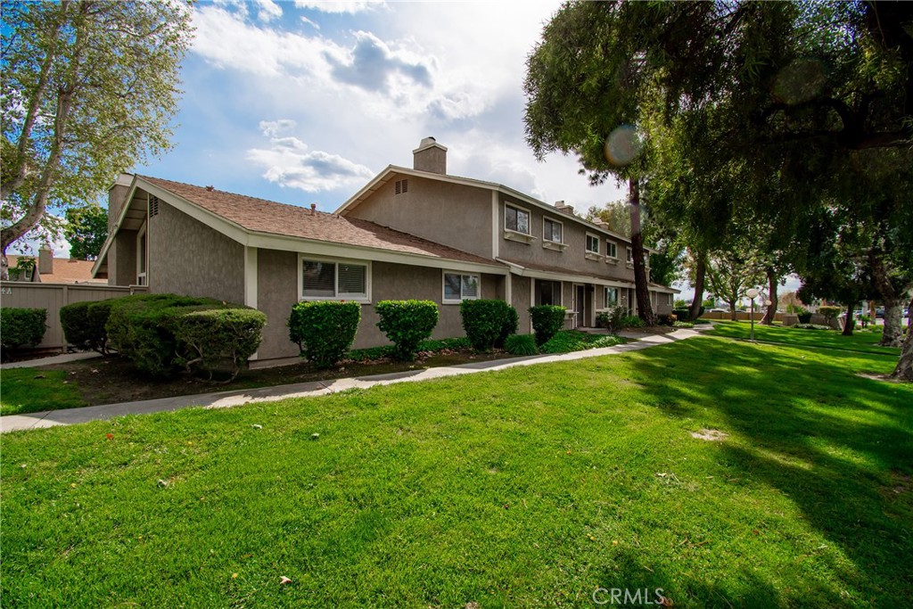 2061 W Redlands Boulevard 14b Property Photo 2
