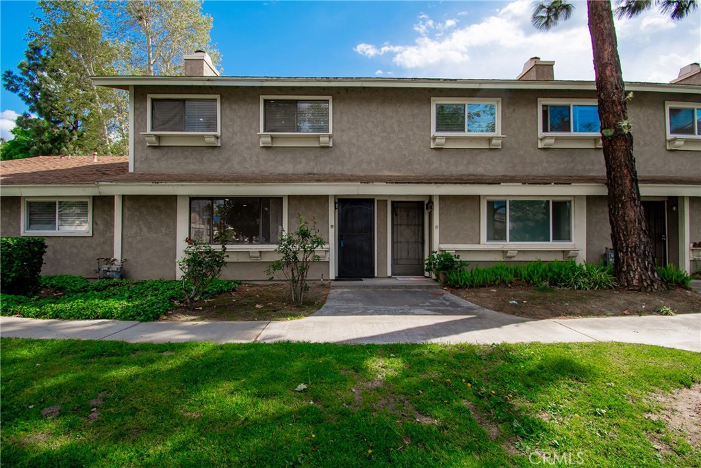 2061 W Redlands Boulevard 14b Property Photo 3