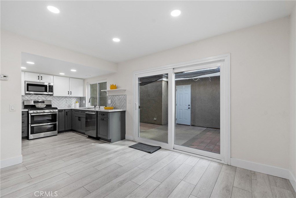 2061 W Redlands Boulevard 14b Property Photo 18