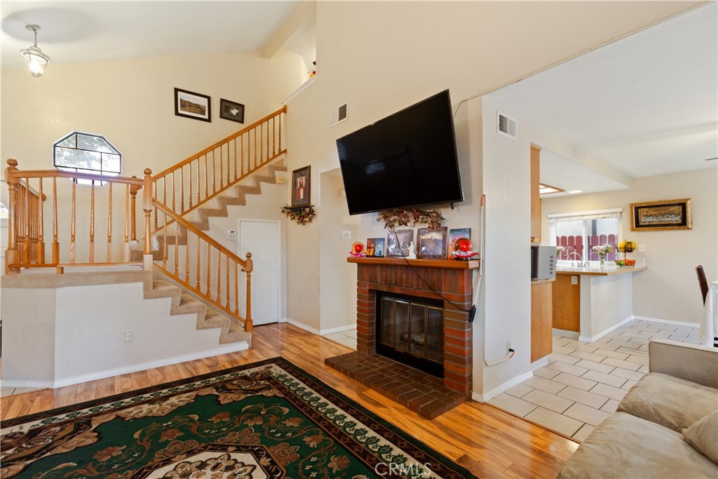 1108 W Van Koevering Street Property Photo 7