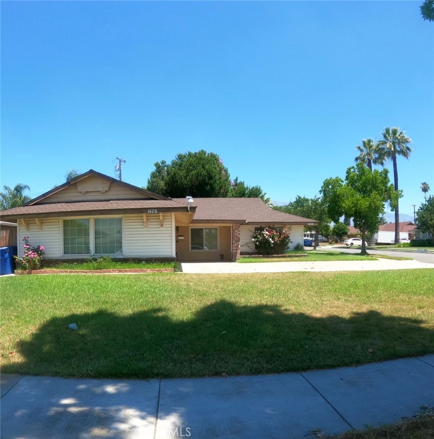 1426 W Berkeley Court Property Photo