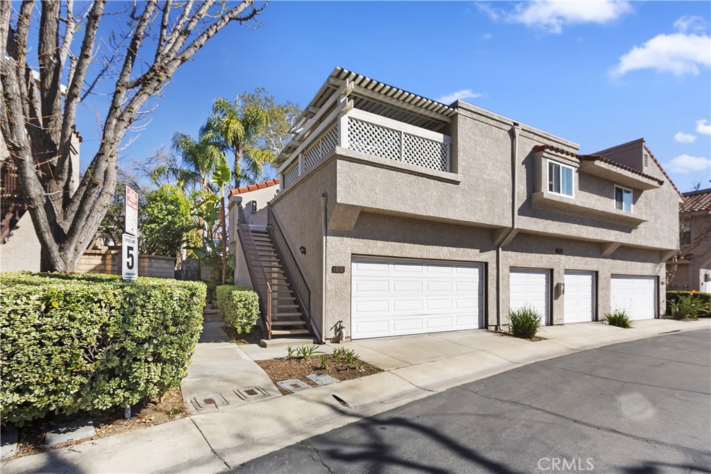 9754 Huntington Drive C Property Photo