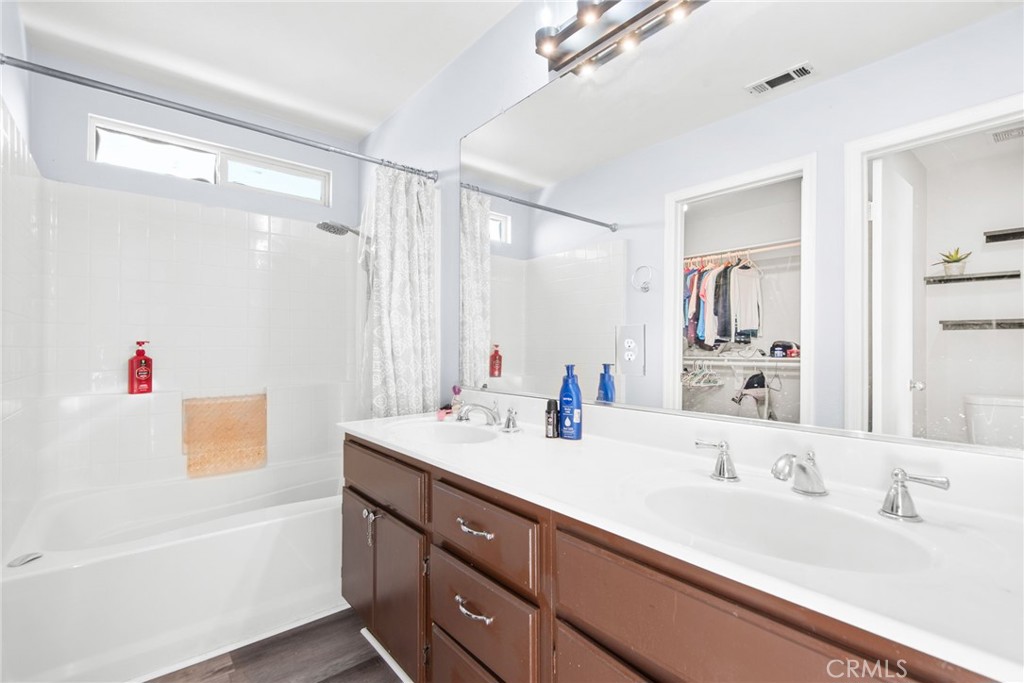 2073 W Summerset Drive Property Photo 18