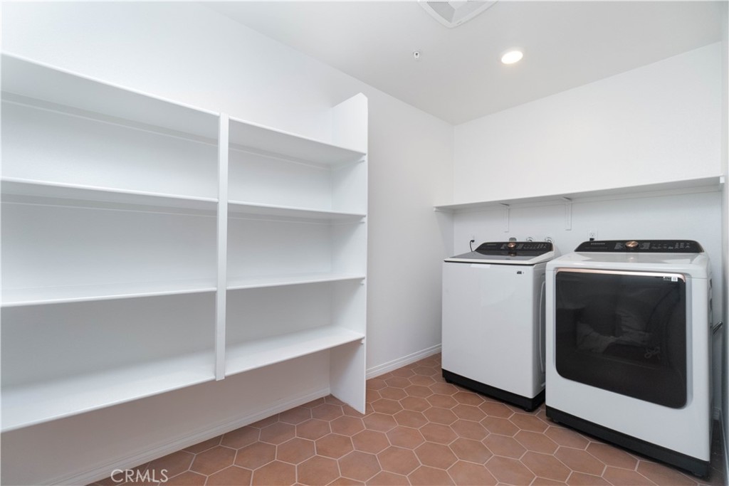 2525 Powell Drive Property Photo 28