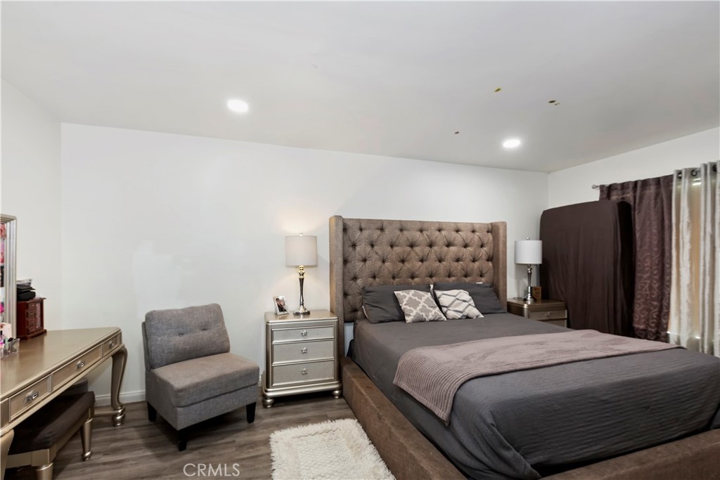 211 E Lurelane Street Property Photo 6