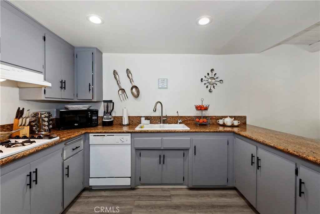 211 E Lurelane Street Property Photo 12