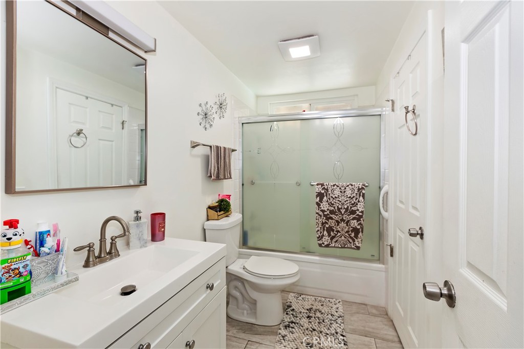 211 E Lurelane Street Property Photo 13