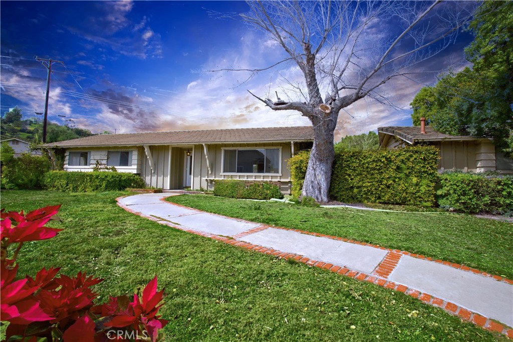 15203 El Gavilan Drive Property Photo